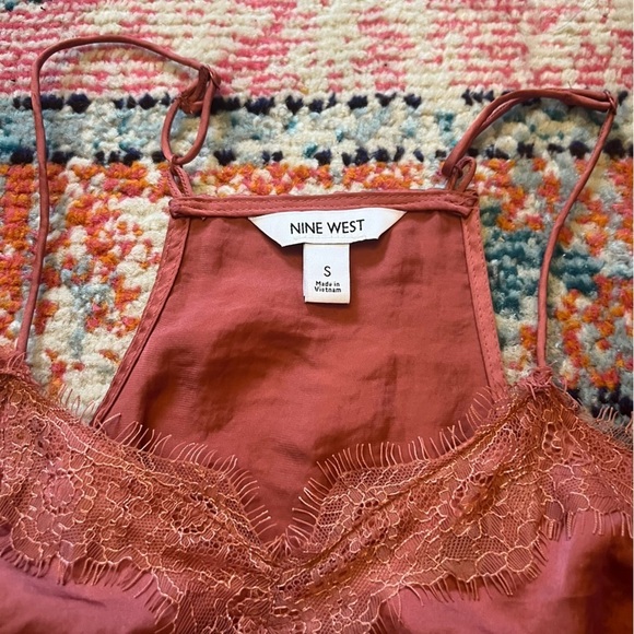 Nine West solid tank top women’s size S brick color - Picture 2 of 5